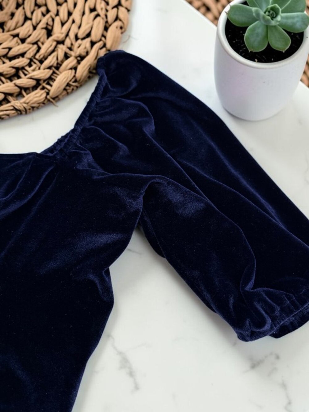 Abercrombie & Fitch Navy Blue Velvet Crop Top Blouse Size Large Puff Sleeve - Picture 5 of 8